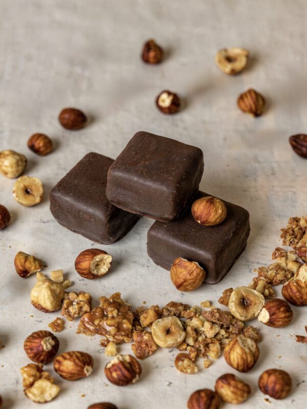 bonbon praliné chocolat noir noisette